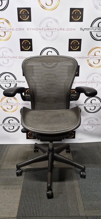 Herman Miller Aeron / Size B / FULL SPEC / Lumbar Support / Tuxedo / Refurbished