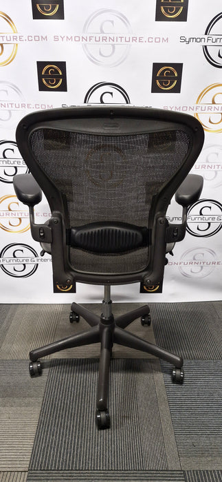 Herman Miller Aeron / Size B / FULL SPEC / Lumbar Support / Tuxedo / Refurbished