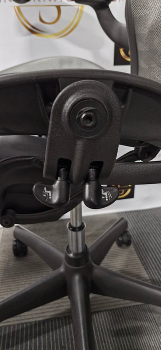 Herman Miller Aeron / Size B / Lumbar Support / Tuxedo / Refurbished