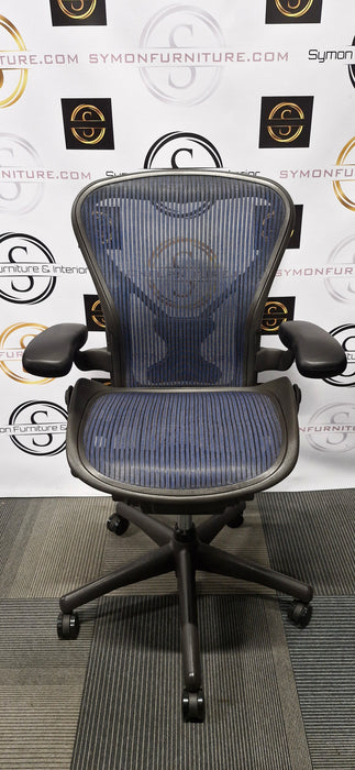 Herman Miller Aeron / Size B / Posture Fit / Blue / Refurbished