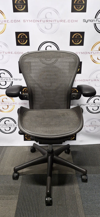 Herman Miller Aeron / Size B / FULL SPEC / Posture Fit / Tuxedo / Refurbished