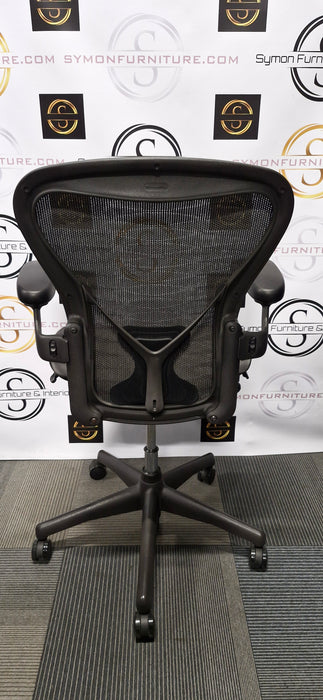 Herman Miller Aeron / Size B / FULL SPEC / Posture Fit / Tuxedo / Refurbished