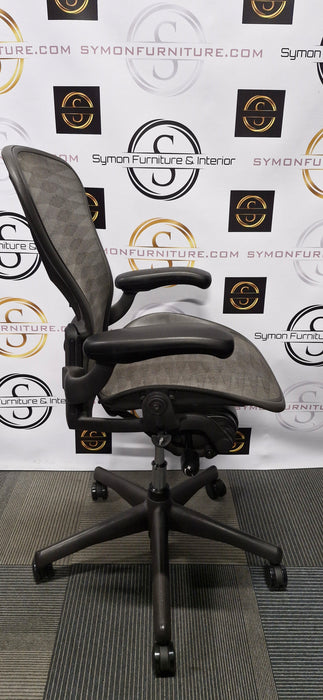 Herman Miller Aeron / Size B / Lumbar Support / Tuxedo / Refurbished