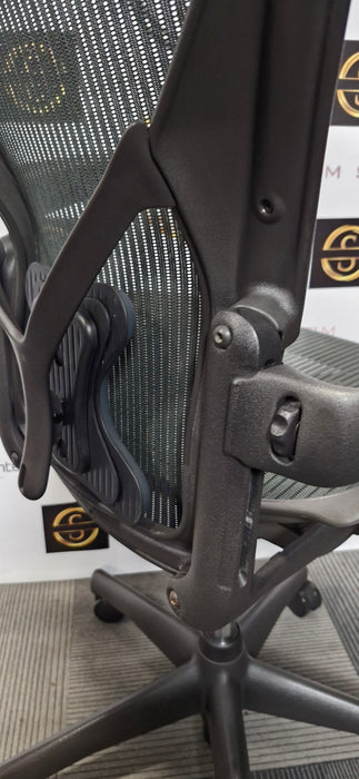 Herman Miller Aeron / Size B / FULL SPEC / Posture Fit / Green / Refurbished