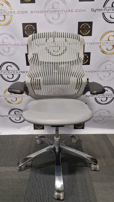 Knoll Generation / 4d arms / Leather /  Full Spec