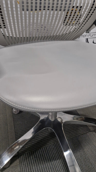 Knoll Generation / 4d arms / Leather /  Full Spec