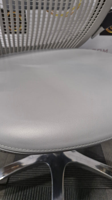 Knoll Generation / 4d arms / Leather /  Full Spec