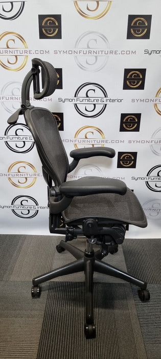 Herman Miller Aeron Size C / FULL SPEC / PostureFit / Headrest / Refurbished