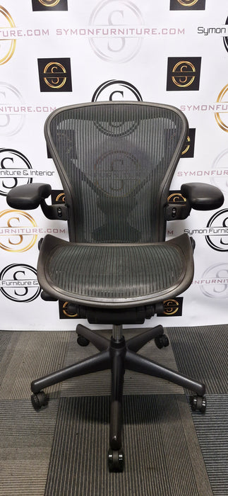 Herman Miller Aeron / Size B / FULL SPEC / Posture Fit / Green / Refurbished