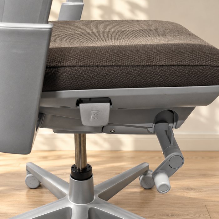 Haworth Fern Red 4D Arms - tilt-control