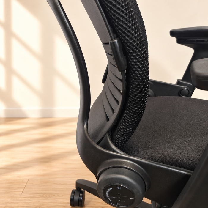 Steelcase Leap V2 / 4D Amrs / FULL SPEC / Refurbished – Gallery photo 5
