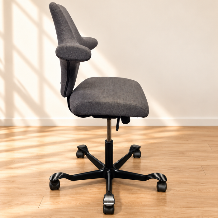 HAG Capisco 8106 / Black Frame / Grey Fabric – Gallery photo 5