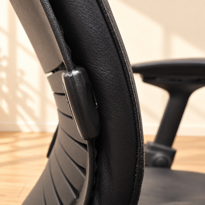 Steelcase Leap V2 black leather – Back shell and leather detail